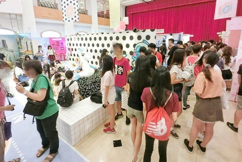 中友百貨變身網美攝影棚！快閃九天～全台中網美都到這集合啦！ - 棉花糖的天空