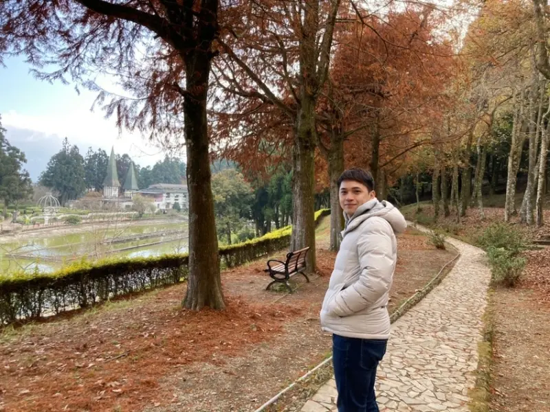 小瑞士花園｜南投景點 🏵 落葉楓紅 湖泊庭園 秀麗山水 必訪一回 🏵