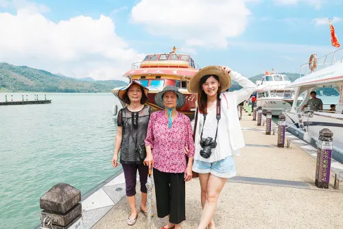 《遊記》生日與家人同遊。日月潭