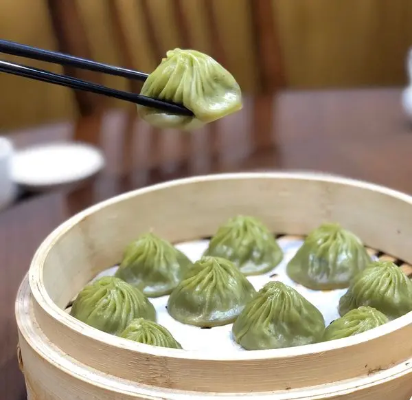 【台北。中山站美食】京鼎樓。烏龍茶小籠包一吃成主顧～