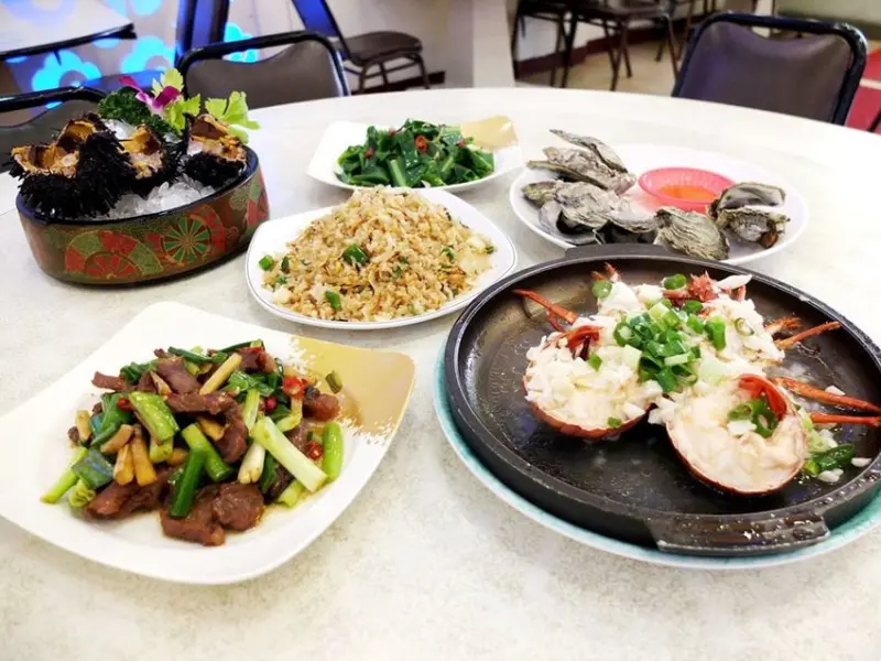 屏東恆春鎮美食。佳珍生猛海鮮。平價享受澎湃海鮮大餐！墾丁大街適合多人一起用餐首選好去處！