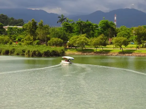 彷彿置身世外桃源的仙境【宜蘭/梅花湖】