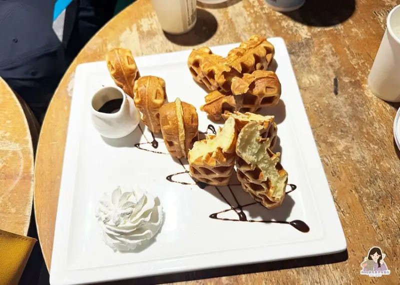 【基隆咖啡廳】啾啾咖啡-外木山附菜單，鬆餅現點現烤，香濃又酥