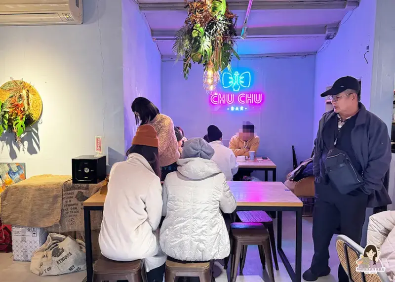 【基隆咖啡廳】啾啾咖啡-外木山附菜單，鬆餅現點現烤，香濃又酥