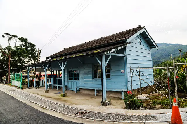 天送埤車站。五分仔火車路懷舊鐵道。火車不進站