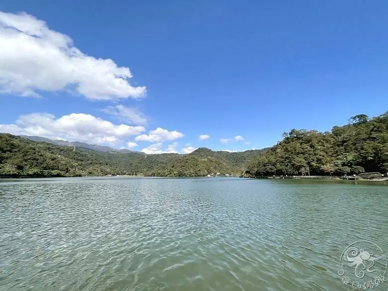 宜蘭礁溪景點【龍潭湖風景區】三面環山天然湖泊，環湖步道輕鬆好行！欣賞鯝魚生態、大碗公溜滑梯玩樂趣！