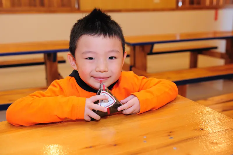 宜蘭五結【溪和三代目觀光工廠】海鮮料理親子DIY觀光工廠～汆燙@飯糰@押片DIY 篇~