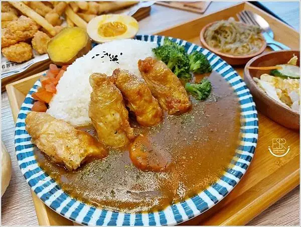 玩逗樹咖啡中原店 (11).jpg