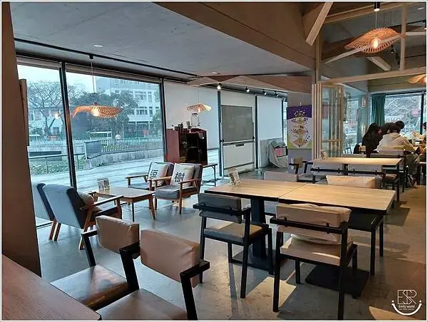 玩逗樹咖啡中原店 (6).jpg