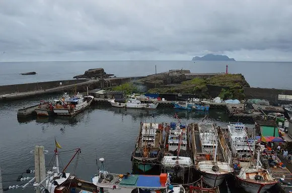 現撈的漁貨尚青啦~~大溪漁港