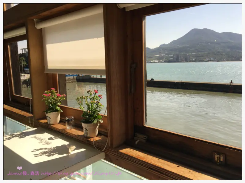 【淡水咖啡】Ancre Café 安克黑咖啡，與自己安靜對話空間，眺望河畔春之美