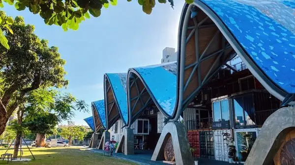 2020台東必遊景點│台東鐵花村波浪屋│山海鐵馬道│海濱公園生命之樹│全台最美的自行車道│鐵花村音樂聚落愈夜愈熱鬧│台東市區最美的休憩空間