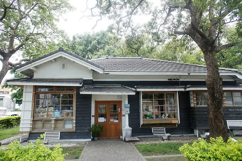 臺東兒童公園好大好好玩的溜滑梯@台東縣兒童故事館