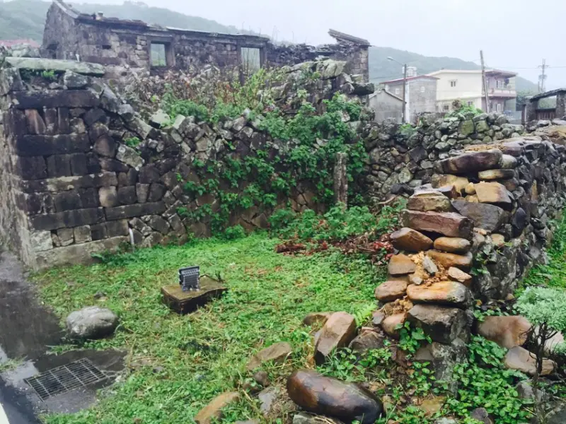 東北角一日遊 卯澳 漁村 石頭厝