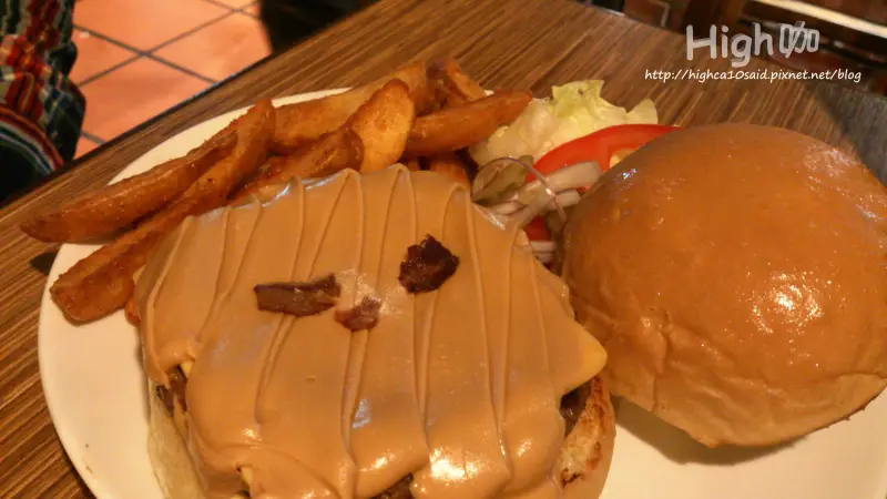 [食記] 台北東區．Aniki Burger 阿尼基美式餐廳，飽嗝！