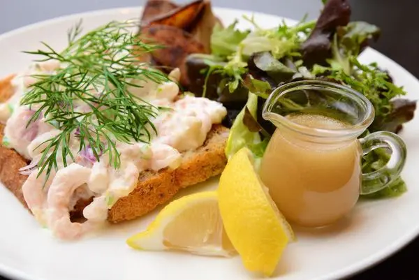 《咖啡弄》晚起的人兒吃個飽，鹹食甜點在地味挑戰你的胃容量