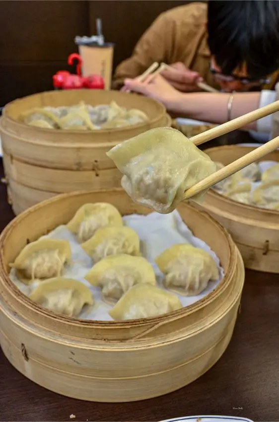 | 高雄美食 |平價鼎泰豐楠梓必吃排隊美食/必點蒸餃內餡飽滿超好吃/北平楊寶寶蒸餃