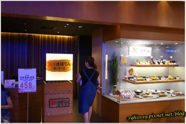 【食記】高雄漢神巨蛋＿勝博殿＠千錘百鍊的油炸技巧 熟成豬散發排絕佳魅力 