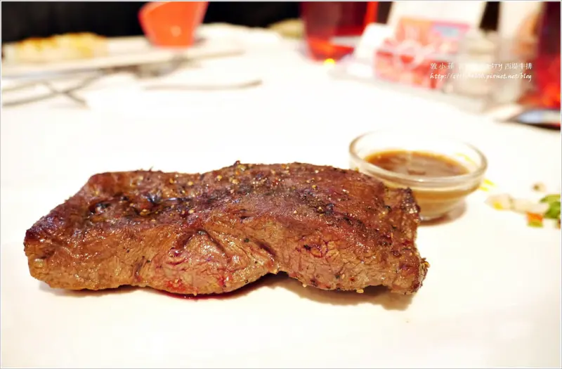 【高雄】西堤牛排館‧美味的記憶還是懷念就好