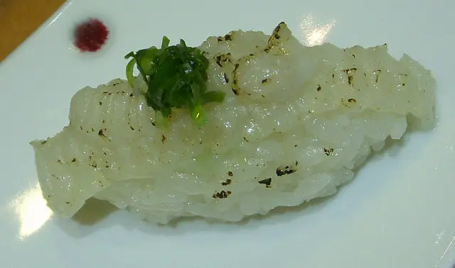 (美食~高雄)義郎 銘壽司~必嚐油脂豐厚的炙燒比目魚握壽司