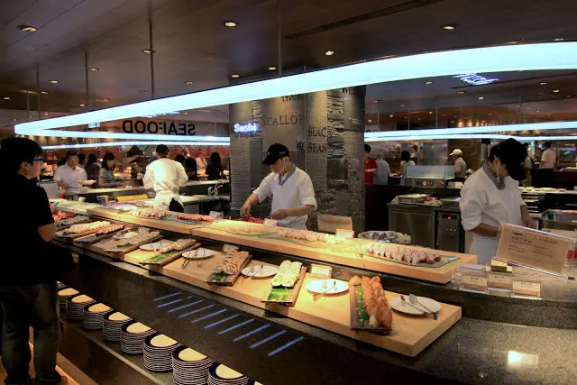 漢來大飯店海港自助餐廳(巨蛋店)．全國最大的自助餐廳