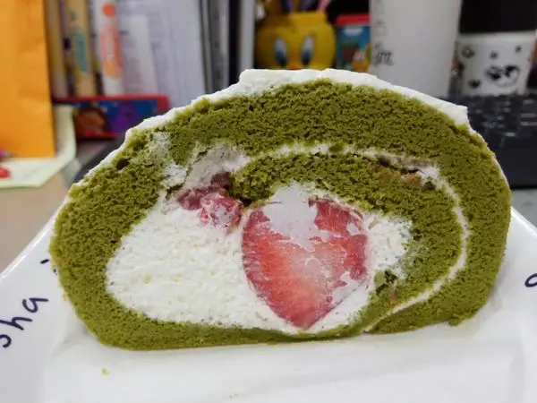 全省=<食>星巴克兩款抹茶蛋糕大評比~抹茶千層薄餅＊抹茶草莓捲=