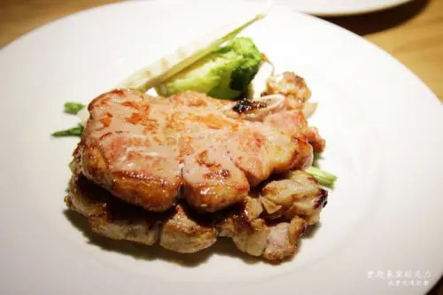 『食記』高雄左營。DAWN ROOM 咖啡明堂，餐點豐盛氣氛佳