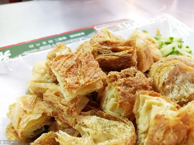 【高雄左營】石記臭豆腐 | 瑞豐夜市必吃! 極酥脆炸豆皮根本就是台式千層派 清爽不死鹹泡菜 

