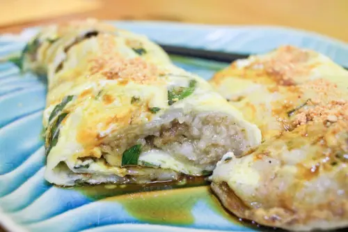 
[高雄火車站]有吃過肉粽與蛋餅的組合嗎？
