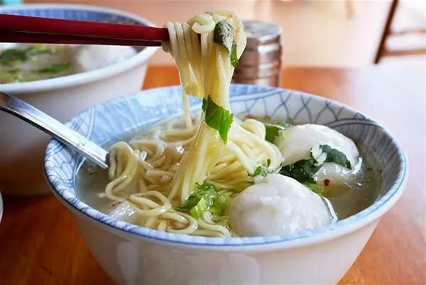 大稻埕美食-傳承一甲子老阿伯胖油焿，古早味綜合焿/福州魚丸，迪化街美食小吃，近大橋頭捷運站