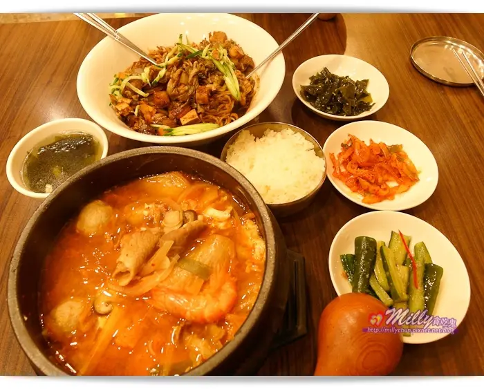 ◆高雄。三民區。美食推薦◆韓尚宮韓式美食料理～終於吃到黑嚕嚕的道地韓式炸醬麵