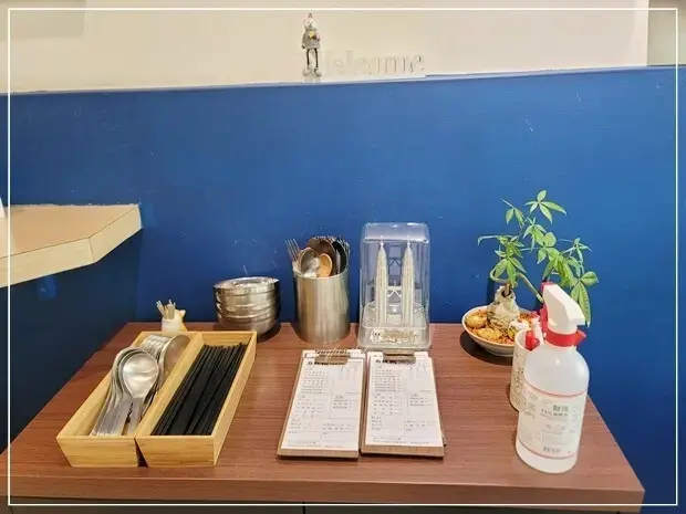 台中市北區【北區】 麻坡郎南洋風味小館｜台中咖哩叻沙的天花板，感受道地南洋滋味！