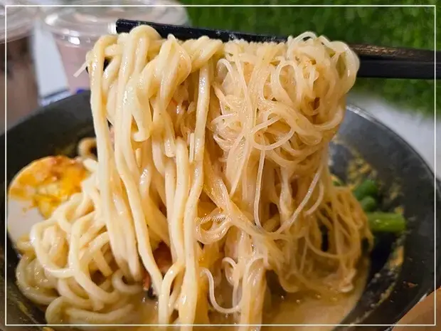 台中市北區【北區】 麻坡郎南洋風味小館｜台中咖哩叻沙的天花板，感受道地南洋滋味！