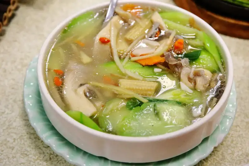 三街海鮮屋，桃園在地人狂推的平價熱炒海鮮，這家真的好猛⋯隨便