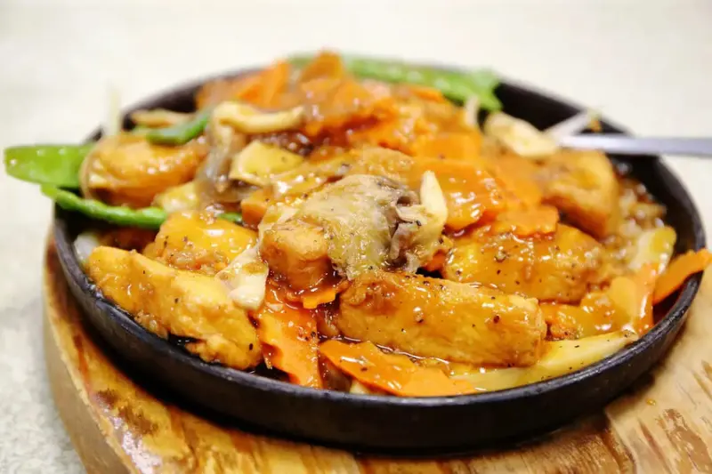 三街海鮮屋，桃園在地人狂推的平價熱炒海鮮，這家真的好猛⋯隨便