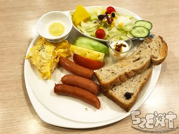 高雄三民區美食早午餐》濰克早午餐(總店)菜單價位大公開！人氣夯到爆炸之南部才有的早餐店~高雄大順二路必吃美食小吃餐廳推薦。