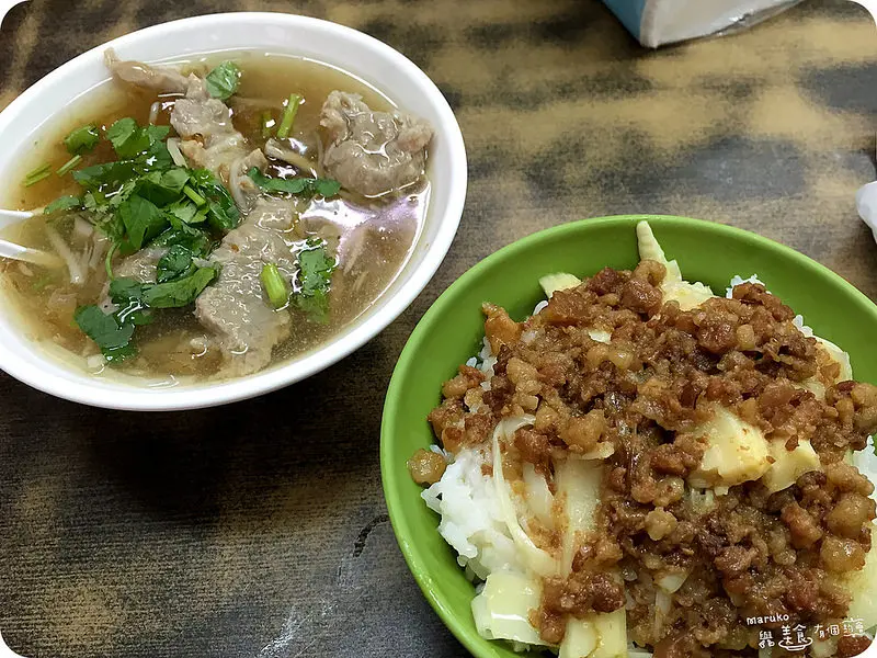 【市場美食】東門市場內的美味赤肉焿料好實在一套組合超滿足。東門赤肉焿/東門捷運站/永康商圈/東門市場