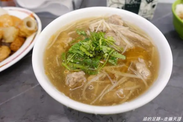 [東門市場美食] 東門赤肉焿 ～ 東門市場排隊名店，平價又好吃的肉羹、滷肉飯、甜不辣