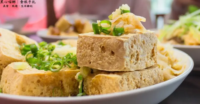 高雄三民︱江豪記臭豆腐　越臭越好吃的香酥臭豆腐，好一陣子沒吃就會想念的傳統好味道！（民生店）