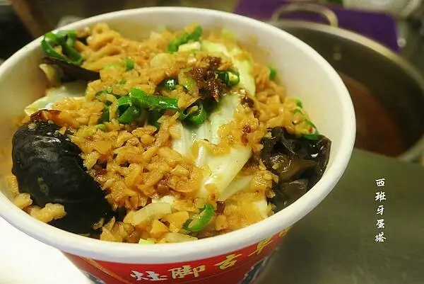 蒜香烏龍豆干-林口文化店｜機捷A8長庚醫院站步行兩分鐘就到！溫暖小店暖心豆干～大推超值XL餐，古早味拌麵迷人又好吃！