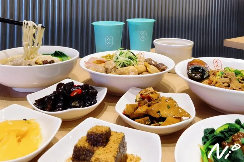 [台中北區]墨竹亭 燃麵本家- 台中漢口店。豪華雙饗燃麵/皮蛋秘醬拌麵/純手工鮮蝦抄手/蘿蔔鴨丸湯/家傳酸梅汁 #限時9月優惠抄手加倍!!