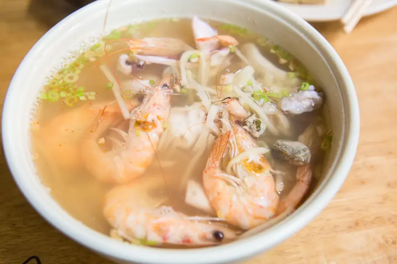 |食|高雄新興 香味海產粥 人潮不絕的鮮味海產粥