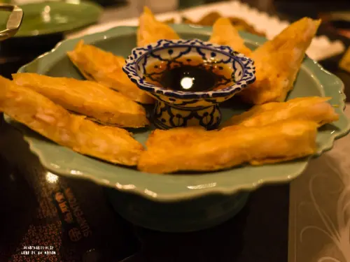 Kaohsiung｜高雄‧新興｜泰式火鍋、泰式料理吃到飽*銀湯匙（五福店）