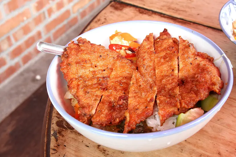 ［三峽區］：懷舊餐館與大排骨☆東道飲食亭（近三峽老街）