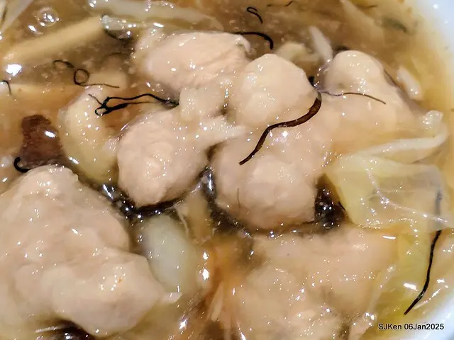 台北興安街強記圓環肉羹滷肉飯(Light dishes with Meat soup, Spare ribs soup  and Baised Rice with Pork and Soy Sauce)  by SJKen on Jan 6, 2025.