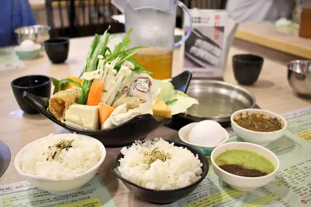 
檸檬香茅火鍋(文濱店)~
