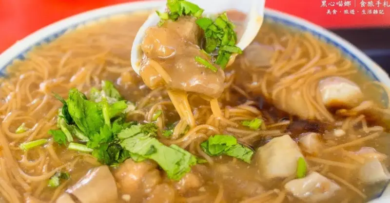 高雄鳳山︱鳳邑麵線　料多豐盛麵線糊和四神湯，一餐不用100元就能吃得好飽足！！