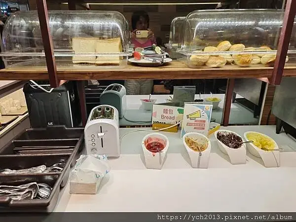 VGest低碳披薩首都松山店，蔬食下午茶吃到飽