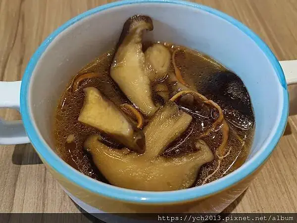 VGest低碳披薩首都松山店，蔬食下午茶吃到飽