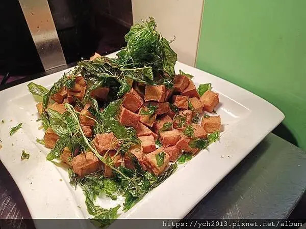 VGest低碳披薩首都松山店，蔬食下午茶吃到飽